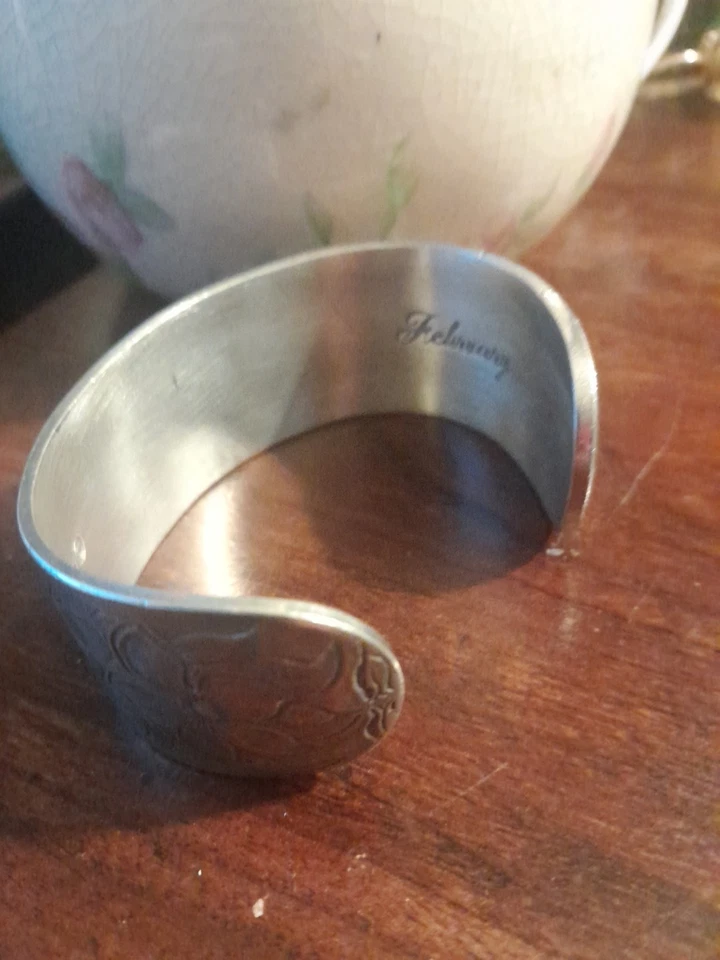 SALISBURY PEWTER Cuff Bracelet~Vintage "February" Flower of the Month. Preowned - Image 2 of 4