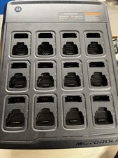 Motorola NNTN7960A 12-fach Ladeger&auml;t f&uuml;r MTP850 IMPRES &ndash; 1 Schacht defekt