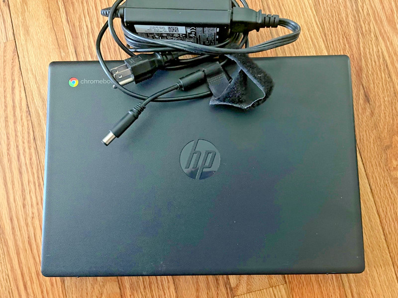 HP Chromebook 14-g7 3V2U9UT#ABA 💻 4GB RAM 32GB SSD w/ Samsonite Bag 🎒