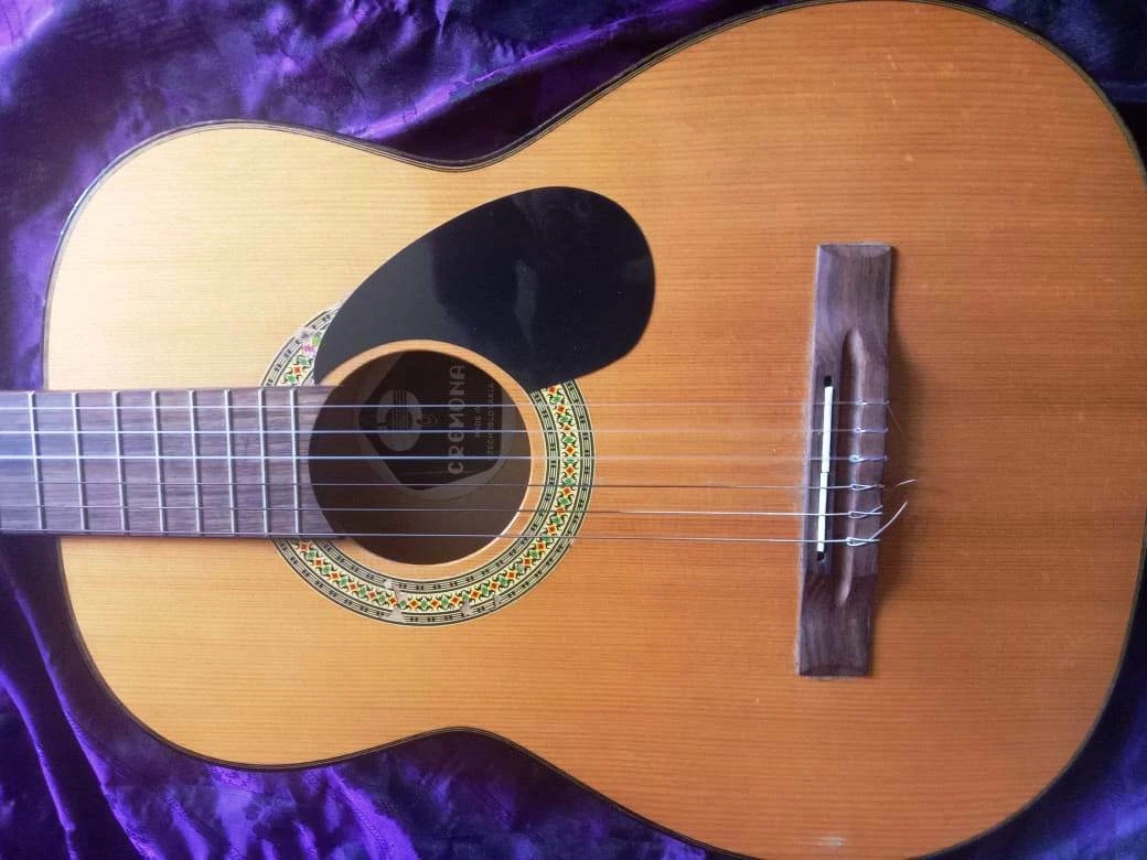 Cremona classic guitar deals