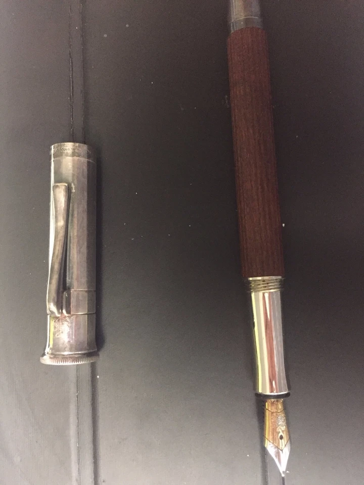 Pluma Estilográfica Faber Castell Classic Graf Von 18K Plumín B Madera de Granadilla Foto 4 de 4