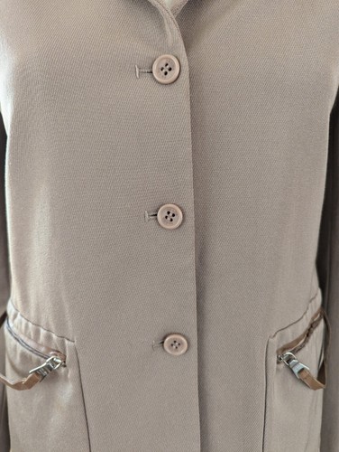 Prada vintage beige Women's Pantsuit Suit Blazer capri pants Italy Size 44 - Picture 10 of 24
