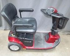 PRIDE VICTORY 10 3-WHEEL MOBILITY SCOOTER- WORKS GREAT - WITH SWIVEL SEAT LIGHTS