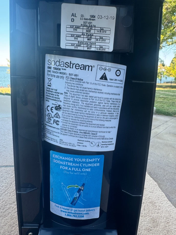 SodaStream One-Touch Sparkling Water Maker Black - Very Lightly Used - Image 4 of 4