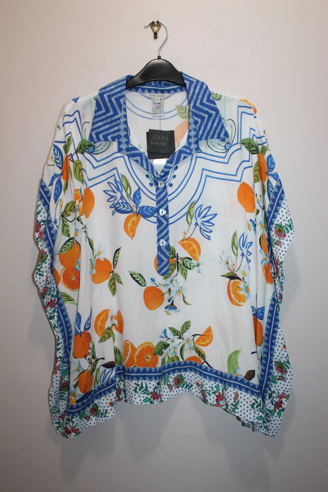 JOHN MARK DEL MAR BOXY PONCHO TOP COLLARED ORANGES PRINT MULTICOLOR SIZE L/XL
Opens in a new window