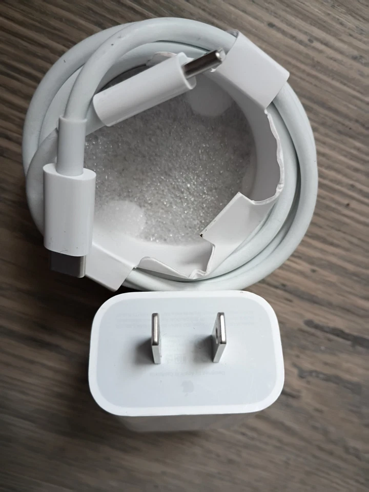 Original Apple - Adaptador de Corriente USB-C de 20W y Cable USB-C - Totalmente Nuevo (Sin Cajas) Foto 4 de 4