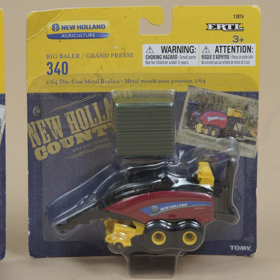 1/64 New Holland Genesis T8.410 SmartTrax Tractor ERTL 13904 and Big Baler 340! - Image 3 of 4