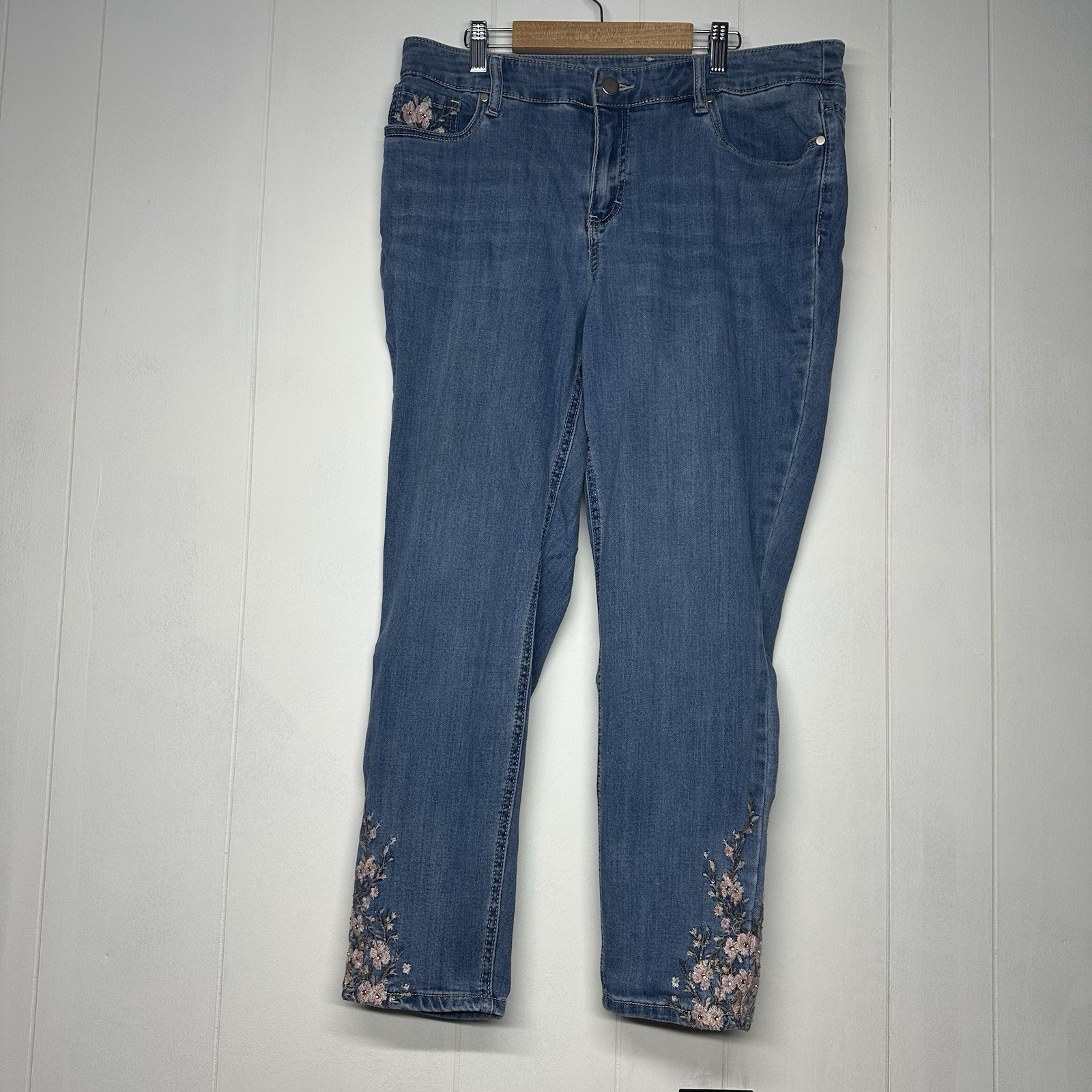 Christopher & Banks Women’s Size 12 Embroidered Capri Jeans Blue Floral