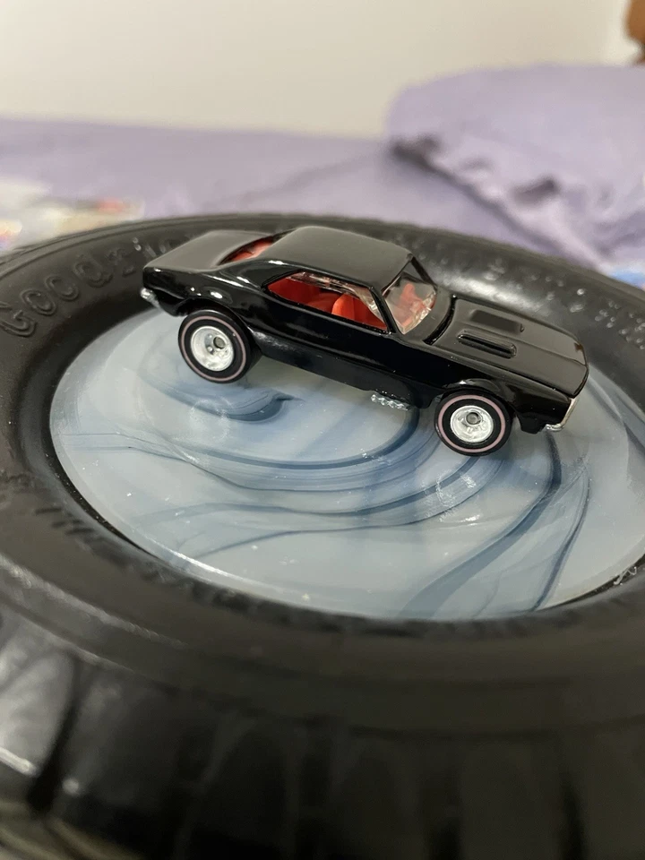 Hot Wheels 67 Camaro interior negro/rojo como nuevo exclusivo para juego de 10 coches 1982 Foto 2 de 4