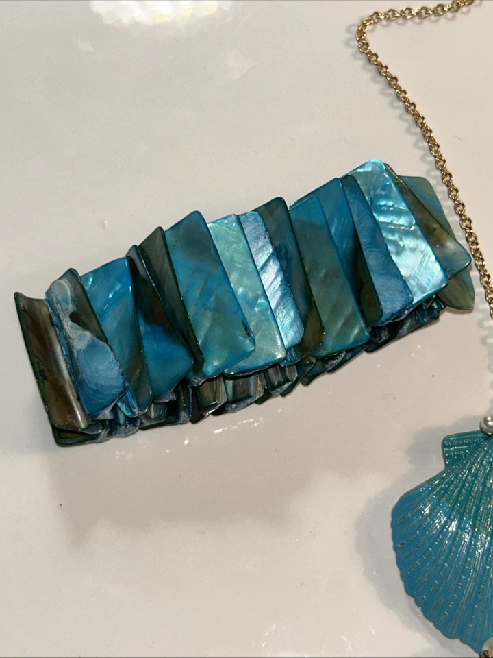 Betsey Johnson Mermaid Jewelry Set Shell Necklace Bracelet Earrings Coastal Glam - Image 3 of 4