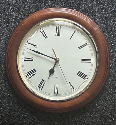 Vintage 90 s Quartz 12  Wall Clock Round Wood Frame Glass Lens Roman Numerals