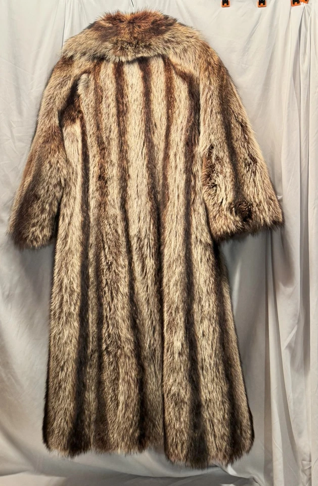 Designer Full Length Revillon Saks Finn Raccoon Tanuki Fur Coat M/L 48" Long - Image 2 of 4