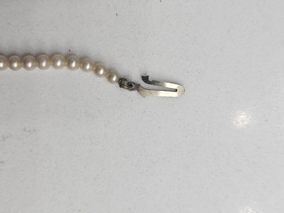 Cierre de oro blanco macizo 14k con collar de perlas cultivadas Foto 4 de 4
