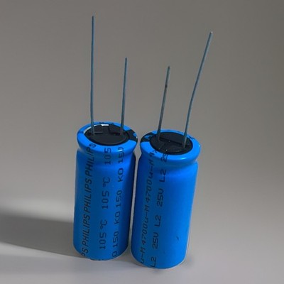 2x Philips 4700µF 25V KO150 - Low ESR 105°C Elko 16x36mm - NOS Audio Netzteil