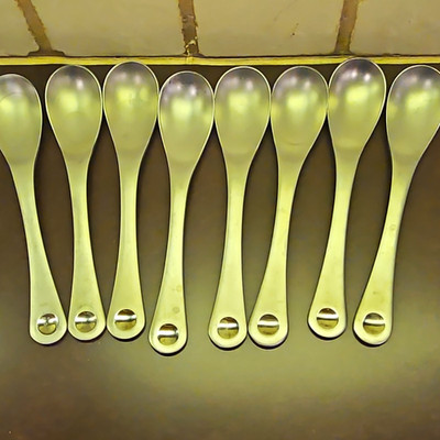 Robert Welch Stainless Steel Spoon Set of 8 Silver Pendulum collection