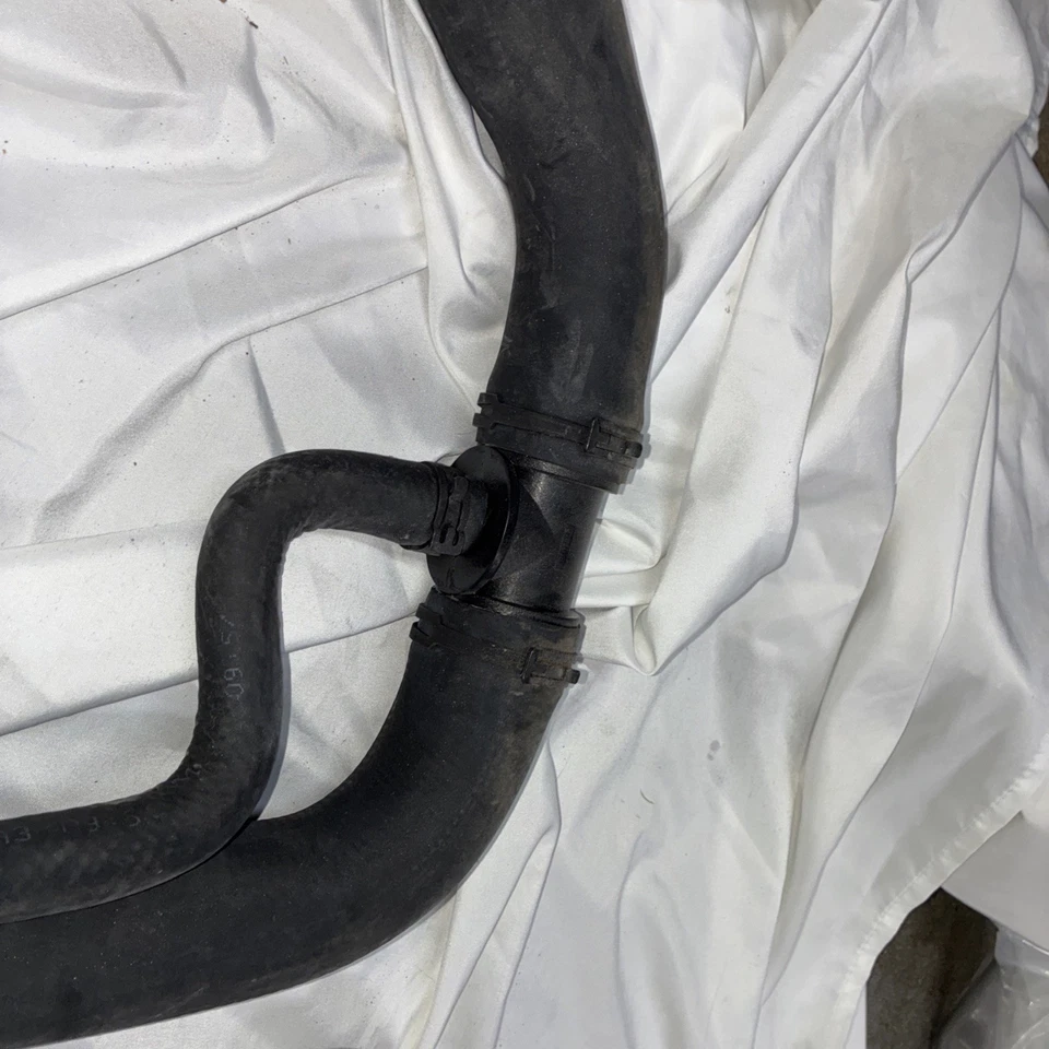 Manguera inferior del radiador Dayco 72346 para Chevy GMC Sierra 2500 HD Heavy Duty 3500 Foto 4 de 4