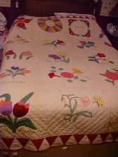 Vintage Floral Applique Signature Quilt GREAT QUILTING