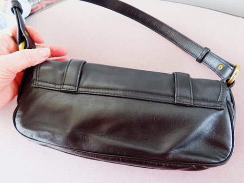 Vintage Oroton Buckle feature small genuine leather black n Brass handbag - Picture 6 of 12