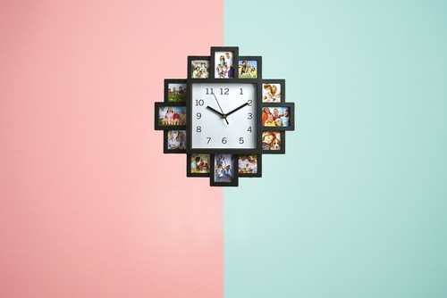 FAMILY LOVE PICTURE WALL CLOCK 12 MULTI PHOTO MODERN APERTURE FRAME HOME DECOR - Picture 5 of 5