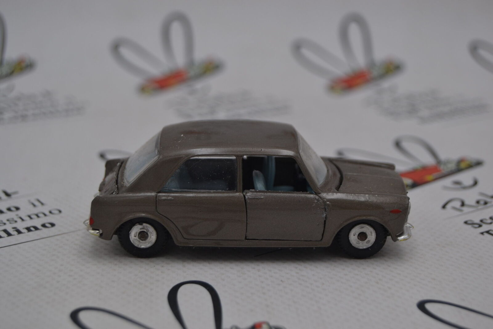 Foto 5 di 6