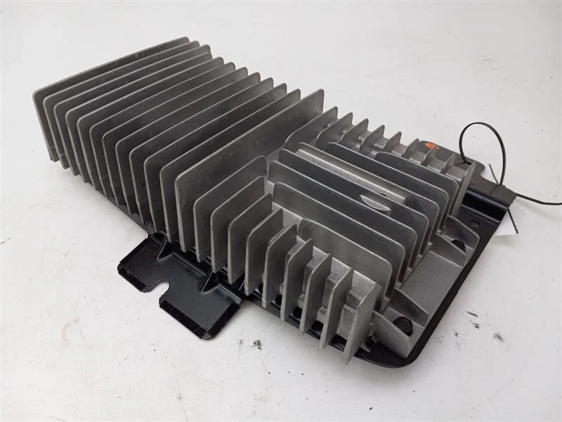 AMPLIFICADOR DE RADIO EQUIPO DE AUDIO MAZDA CX-7 2007-2008 Foto 3 de 4