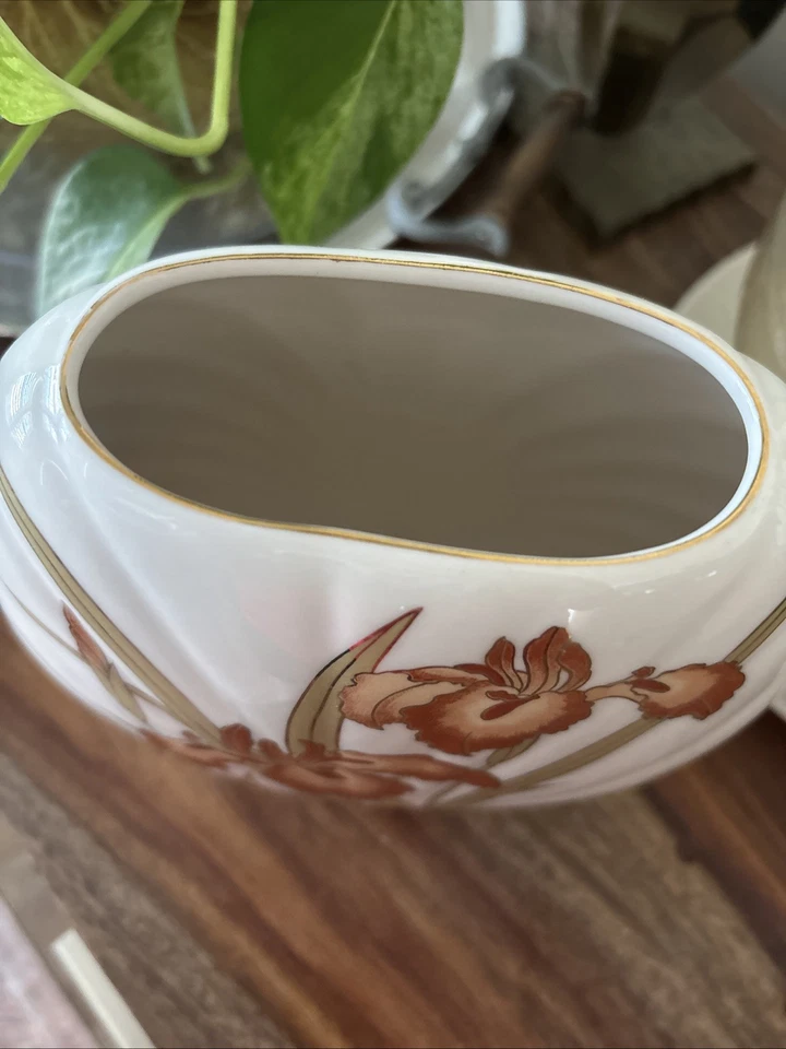 Jarrón blanco chino vintage japonés de porcelana de los años 80 - flores iris mariposa Foto 2 de 4