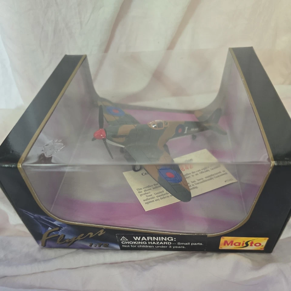 Vintage New Maisto Flyers Special Edition 1:72 MK II Spitfire WWII RAF Fighter - Image 2 of 4