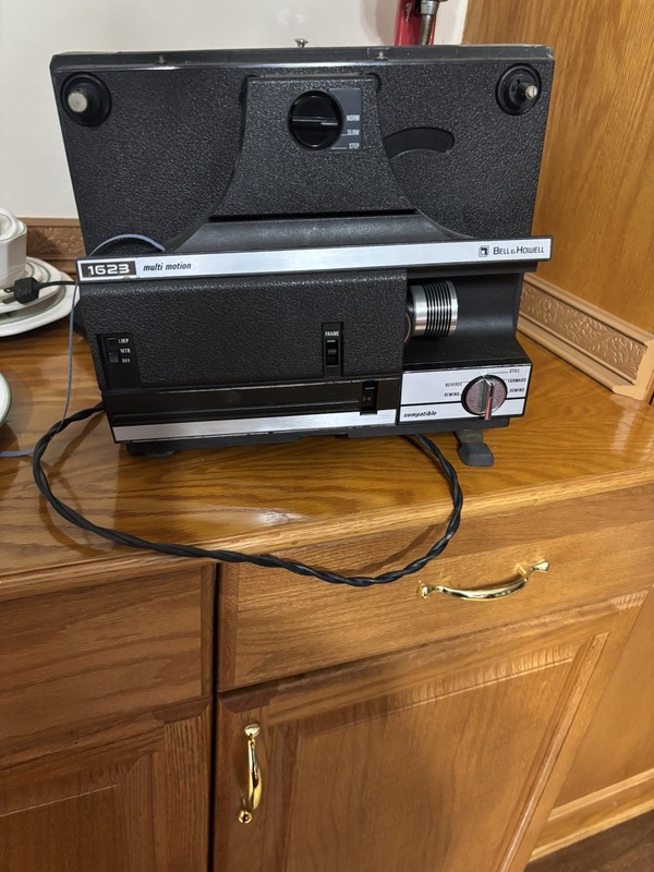 Bell & Howell 1623 Analog Slide Projector Brown Multi Motion Super 8