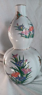VTG Chinese hand painted Gold Outlined Porcelain double gourd 15” vase Marked