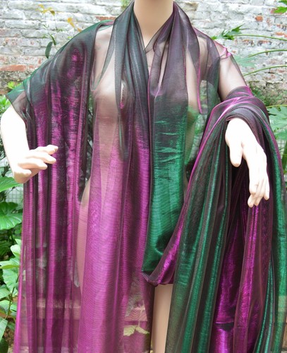 M11 Green Red Metallic Iridescent 2 Tones Stretch Mesh Net Fabric Material - Picture 3 of 9