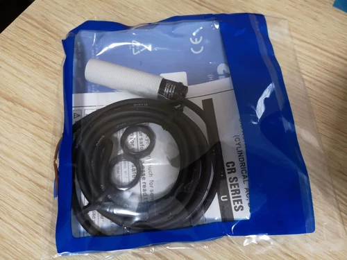 1PC New Autonics CR18-8AC Proximity Switch Fast Shipping CR188AC - Picture 1 of 2