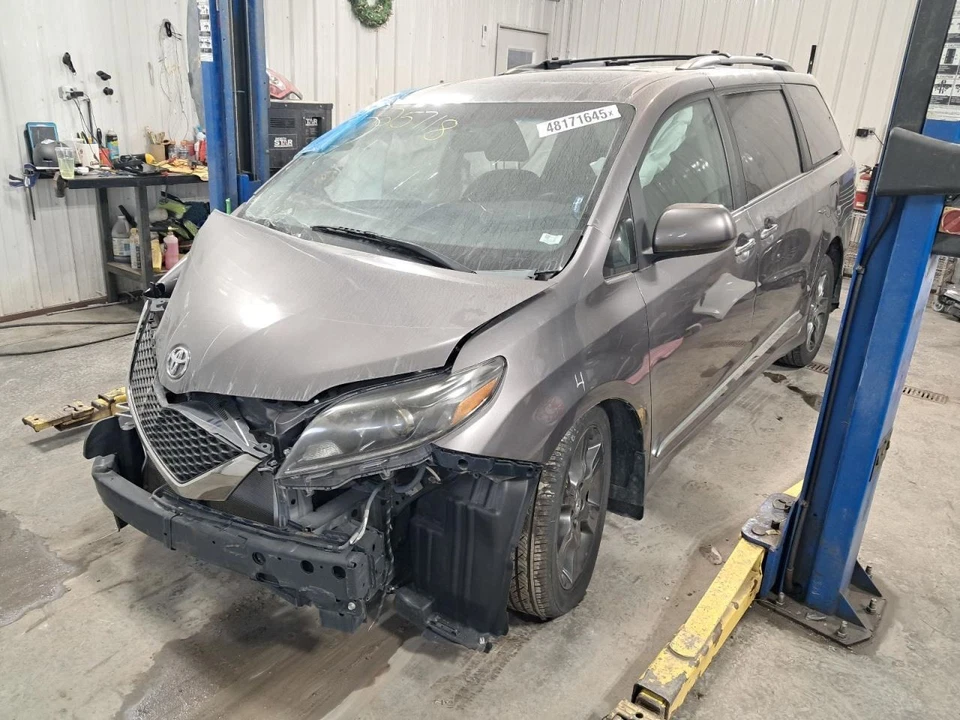 2015 Toyota Sienna Front Left Driver Door Panel Trim Black Used OEM 422147 Foto 2 de 4