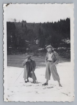 2 Men in Snow with Camera and Tripod - Vintage Photo 1930s