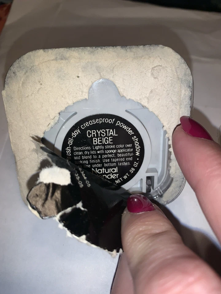 Revlon Vintage Eyeshadow Natural Wonder CRYSTAL BEIGE & SLATED GREY NEW - Image 2 of 3