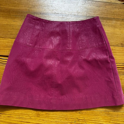 Free People dark pink faux leather mini skirt SIZE 2 - Imagen 5 de 5