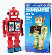 Metal King Tin Battery Operated Space Robot Red Vintage Japan w/ Box Not Working