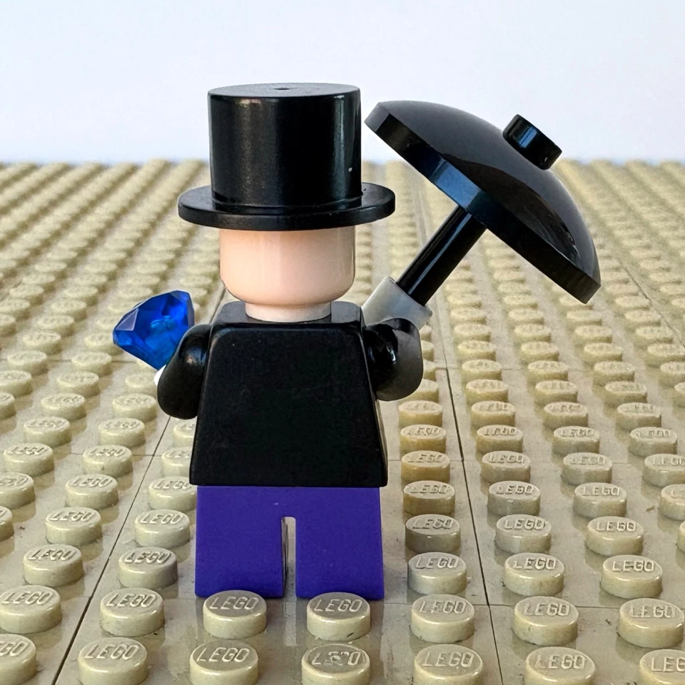 LEGO Batman 1: The Penguin NO HEAD, bat010, 7783, BATCAVE, 2006, JEWEL, UMBRELLA - Image 3 of 4