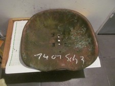 großer tiefer Blech Sitz für traktor schlepper Baumaschine Kran LKW alt rostig