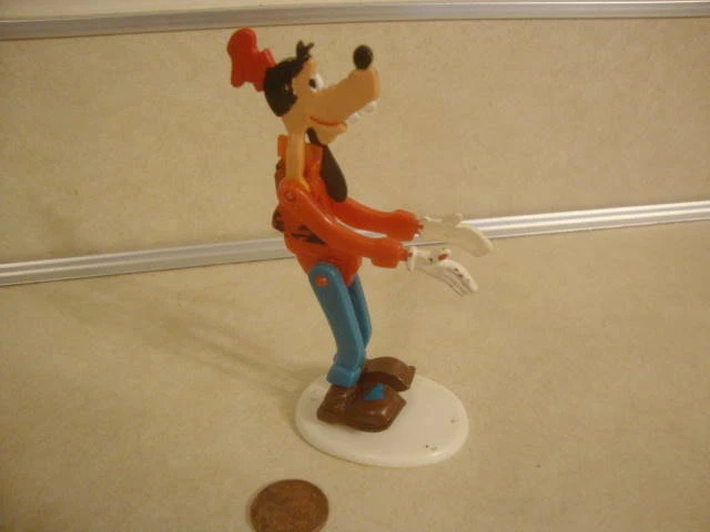 Vintage Disney Goofy Poseable Toy by Marx Robot Snap eeze Plastic