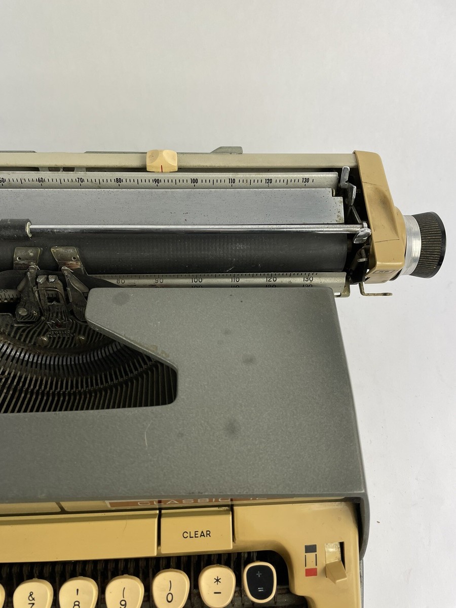 SCM Smith Corona CLASSIC 12 Typewriter With Case | eBay SCM Smith Corona CLASSIC 12 Typewriter With Case | eBay