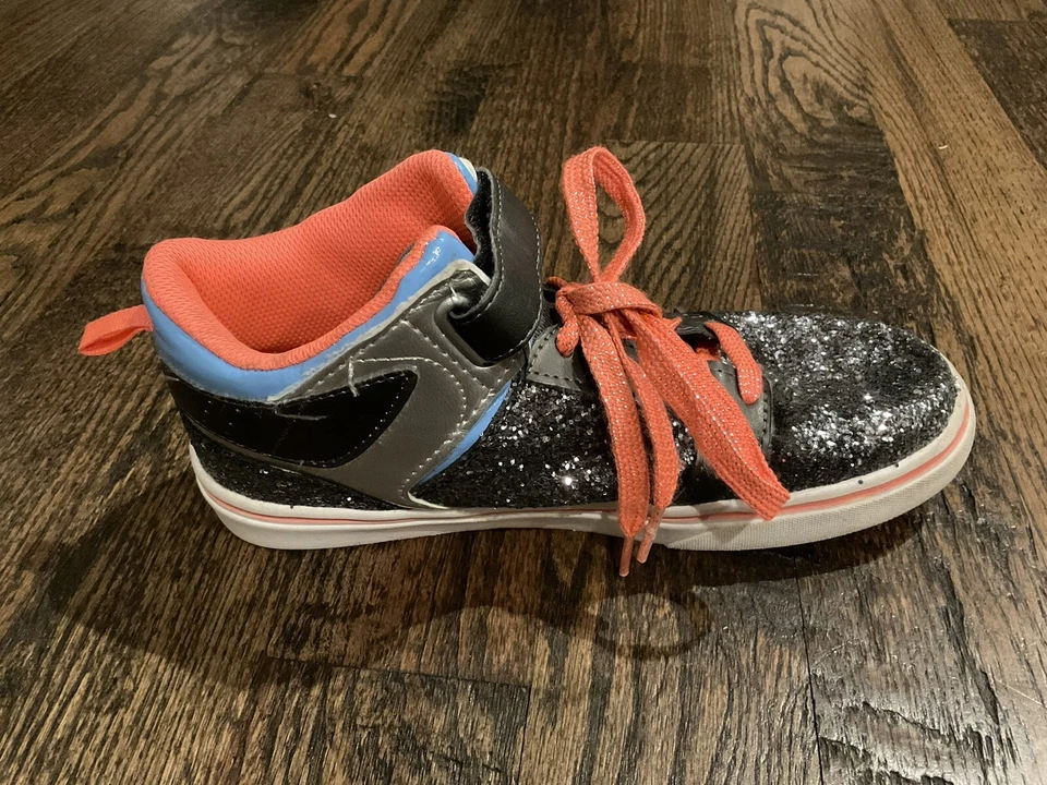 Ocean Pacific Girl's Glittery Silver Blue & Peach Mid Rise Athletic Shoes Size 6 - Image 4 of 4