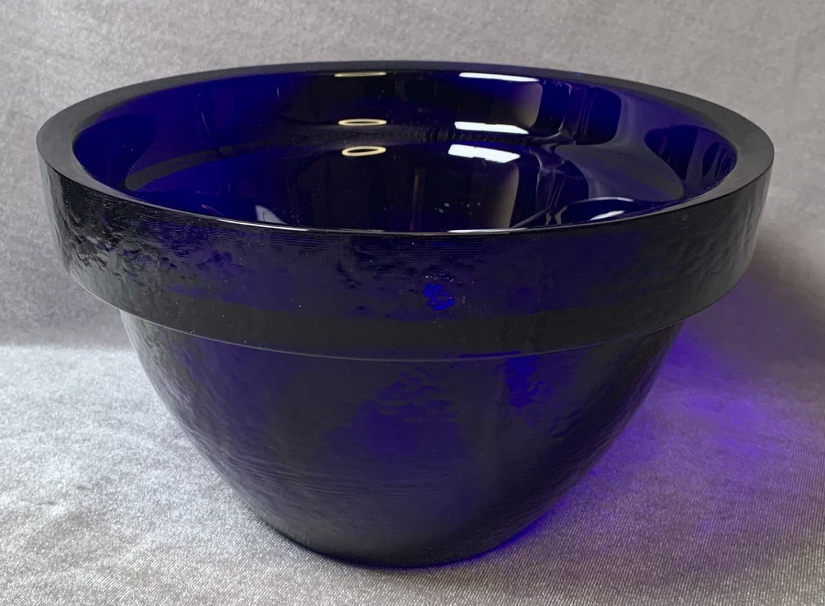 Beautiful Heavy Glass Cobalt Blue Colored Quart Mixing Serving Bowl Decor