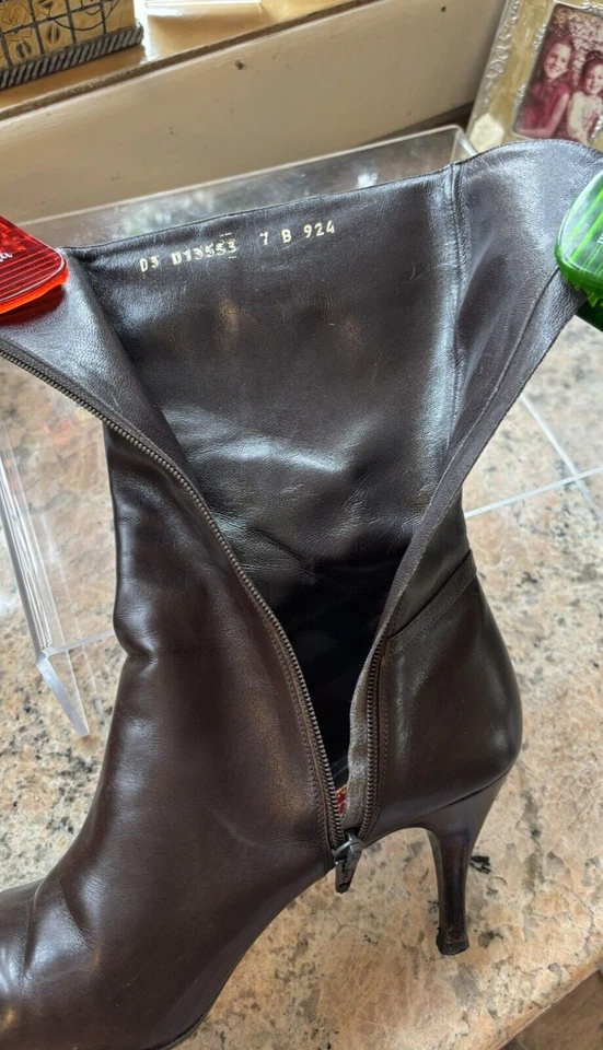 Cole Haan/Italy brown boots size 7 thin heel  all leather, exelent condition - Image 4 of 4