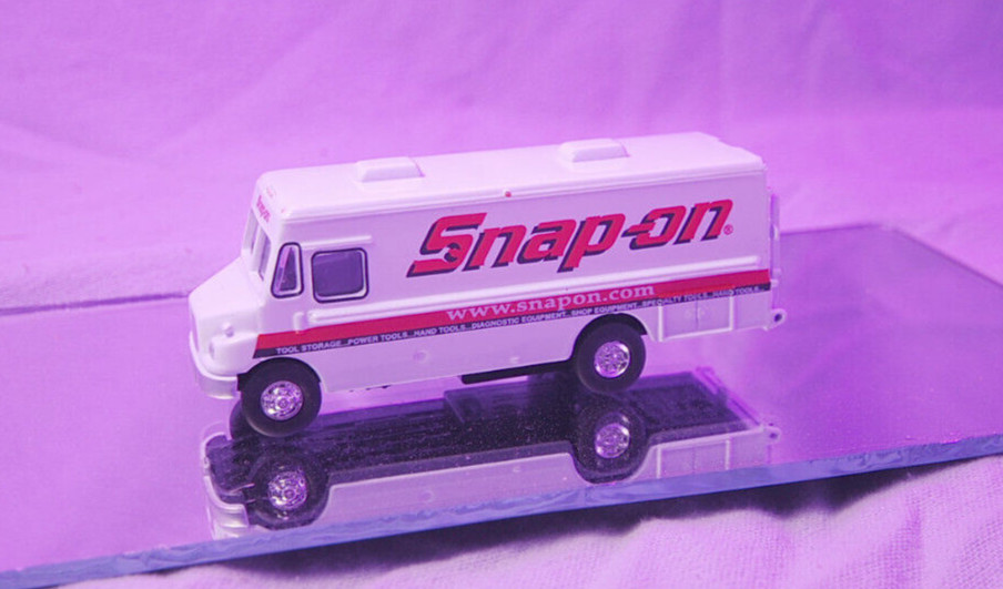 SNAP-ON TOOLS 2003 VINTAGE MT-55 FREIGHTLINER PULL BACK STEP SNAP-ON TOOLS 2003 VINTAGE MT-55 FREIGHTLINER PULL BACK STEP