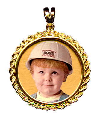 New Custom Design 14K Gold Round Photo Charm with Rope Keep Sake Picture Pendant