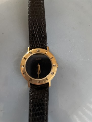 Vintage Woman's Gucci Watch 3000L Gold 