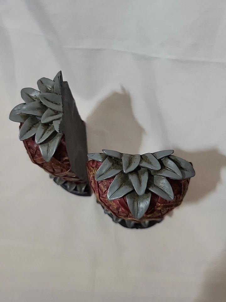 Sujetalibros de piña poliresina texturizada pesada como tejido soportes incorporados de colección Foto 3 de 4