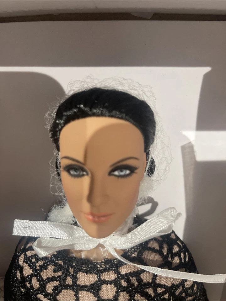 Muñeca Tonner DeeAnna Denton 'Bebidas antes de la cena' 17" edición limitada T15DDDD01 Foto 3 de 4