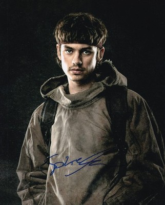 SPIKE FEARN signed Autogramm 20x25cm ALIEN ROMULUS in Person autograph ACOA