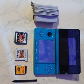 Nintendo 3DS Blue 32GB Handheld Console Wi-Fi with Charger, Stylus, 3 Games